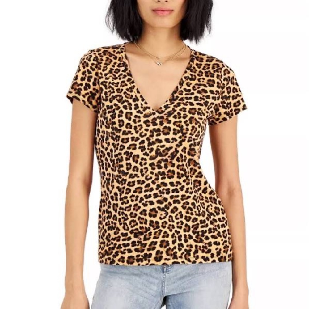 INC INTERNATIONAL CONCEPTS
Classic Cheetah Women's V-Neck T-Shirt